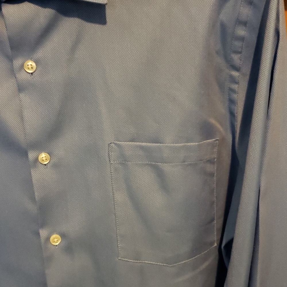 Van Heusen blue button down shirt - Picture 3 of 3